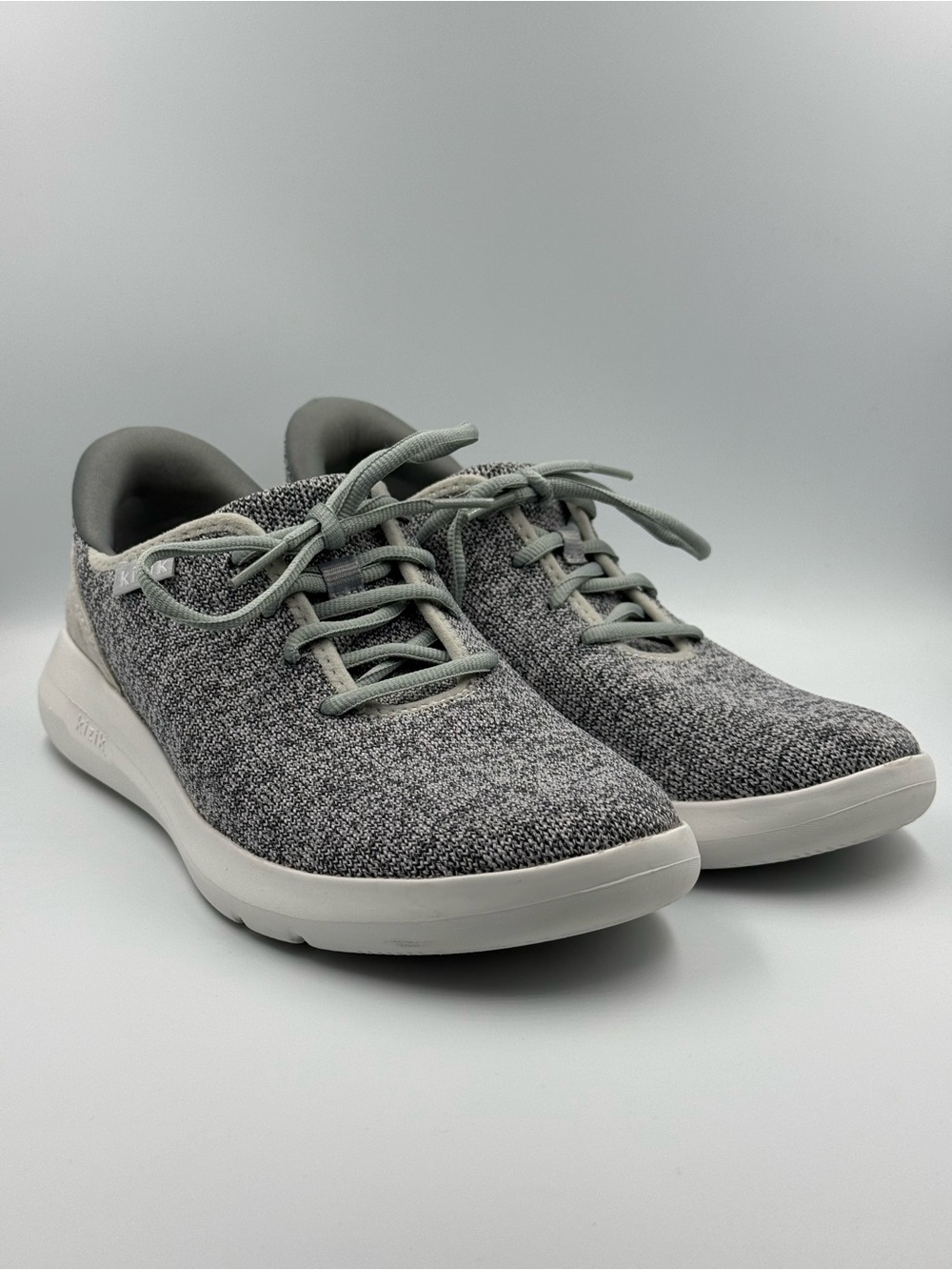 Kizik Gray Madrid Eco Knit Hands Free Lace Up Sneakers Unisex Size M7 Women 8.5